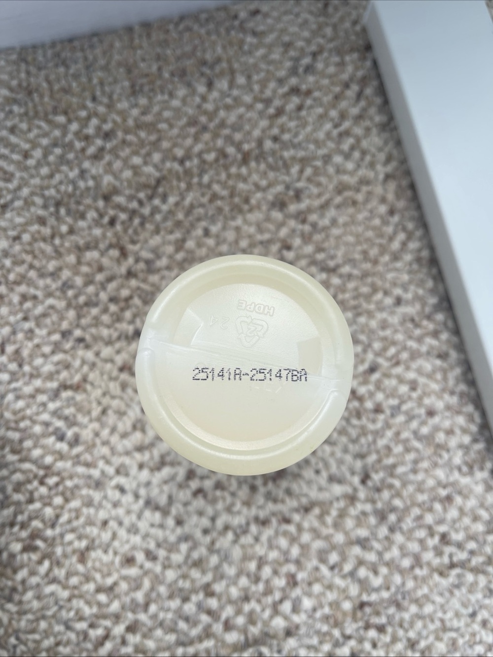 OLAPLEX No.4 Bond Maintenance Shampoo - Picture 3 of 3